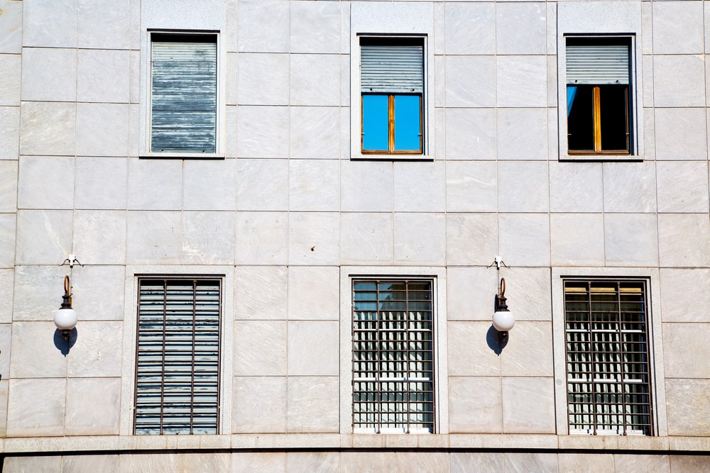 4 Ingenious Tips To Clean Wooden Venetian Blinds